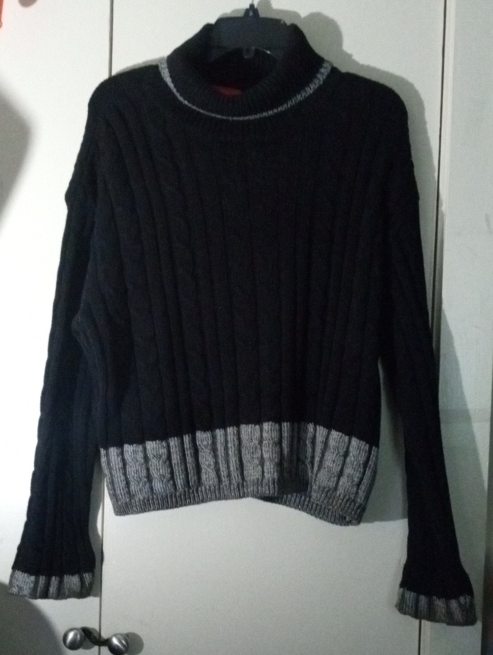 Liz Claiborne Black Cable Knit Sweater Wool Blend with Gray Trim Large
